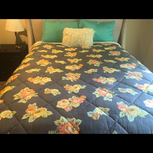 Pink Victoria S Secret Other Victorias Secret Floral Comforter